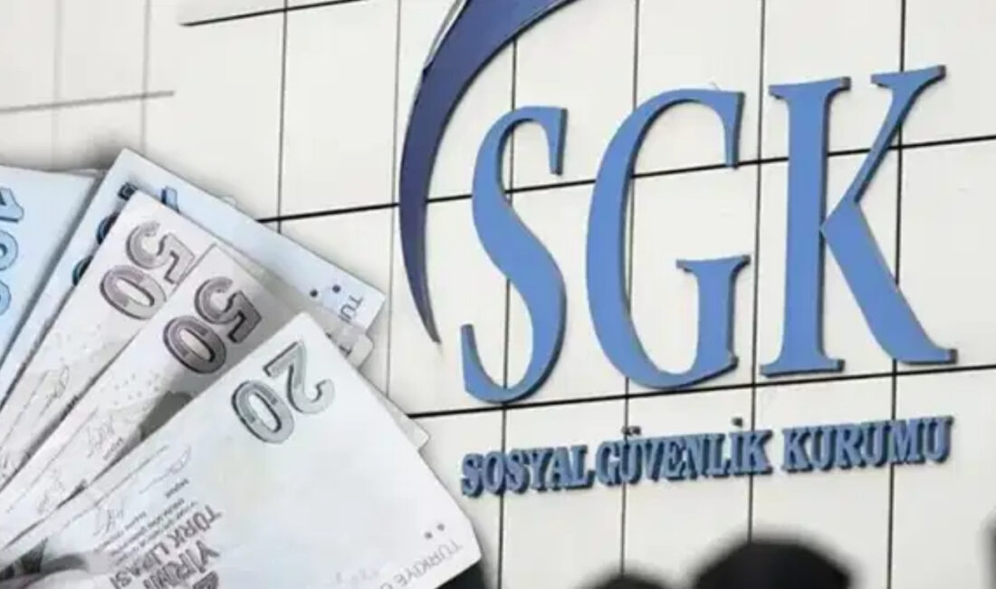 Antalya’da özel tıp merkezlerine yönelik denetimlerde rüşvet aldıkları iddiasıyla yargılanan