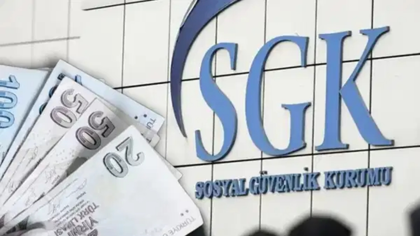 Antalya’da özel tıp merkezlerine yönelik denetimlerde rüşvet aldıkları iddiasıyla yargılanan