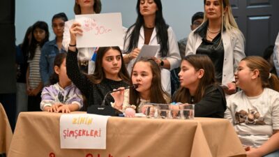 Minik zihinler yarıştı, büyük alkış aldı   Bornova Belediyesi Gençlik Eğitim