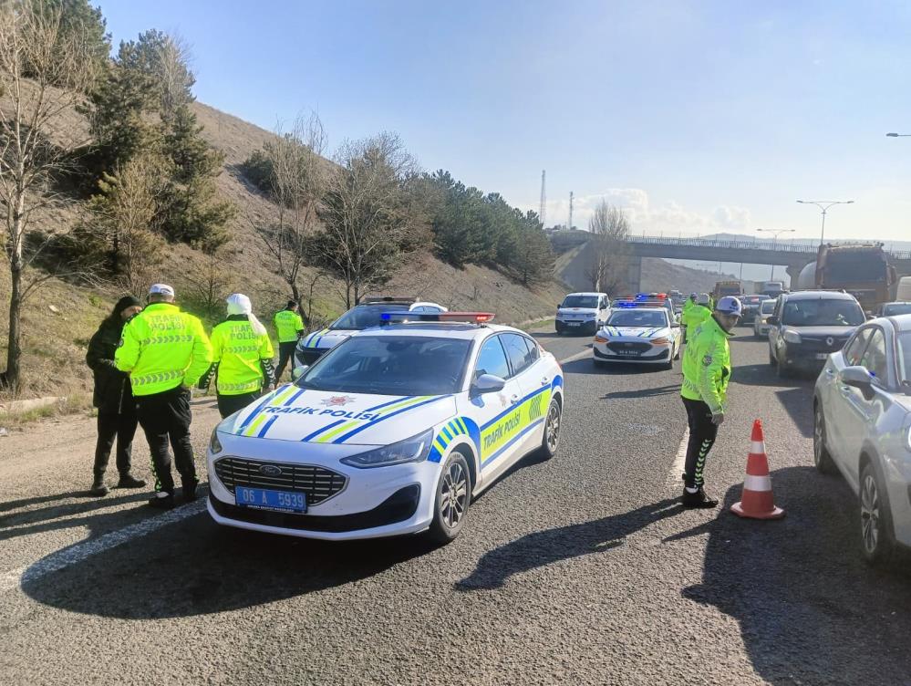 Ankara’da feci kaza… Kuzey Çevre Yolu’nda iki aracın çarpışması sonucu