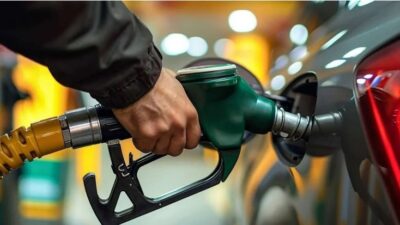Petrol fiyatlarındaki yükseliş akaryakıt fiyatlarına zam olarak yansıyor. Sektör kaynaklarına