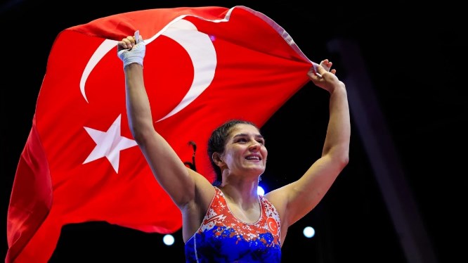Milli güreşçi Nesrin Baş, Tiran'da düzenlenen Avrupa Güreş Şampiyonası'nda kadınlar