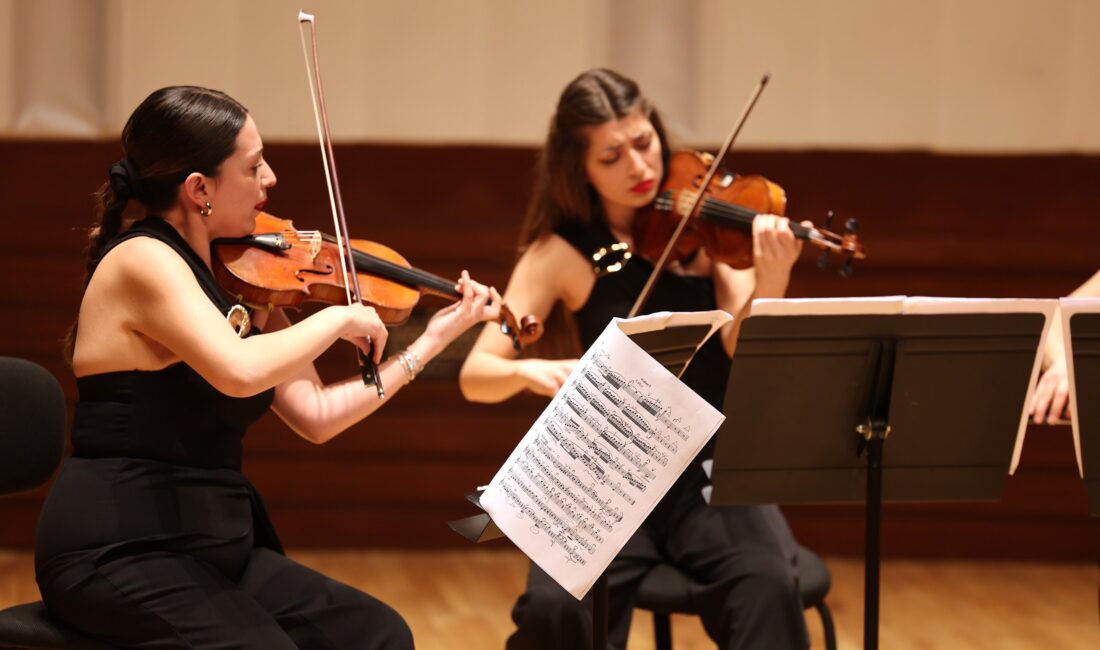 İzmir Oda Orkestrası, Nisan ayının son konseri ile sanatseverlere özel