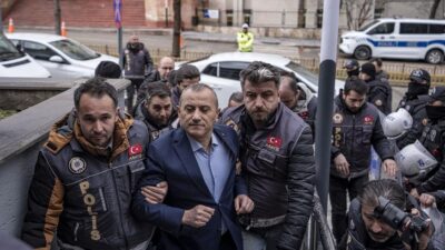 Gülistan Doku davasında açığa alındıktan sonra gözaltına alınan ve adliye