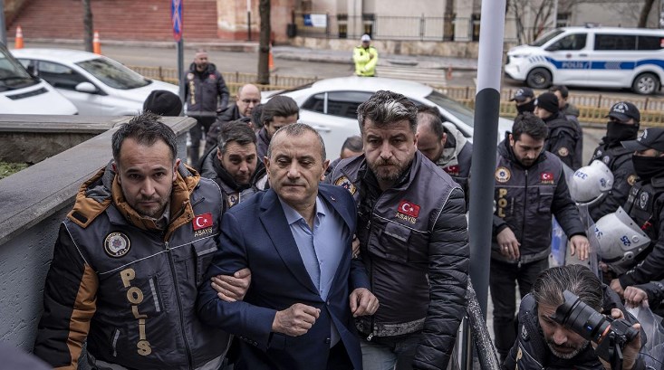Gülistan Doku davasında açığa alındıktan sonra gözaltına alınan ve adliye