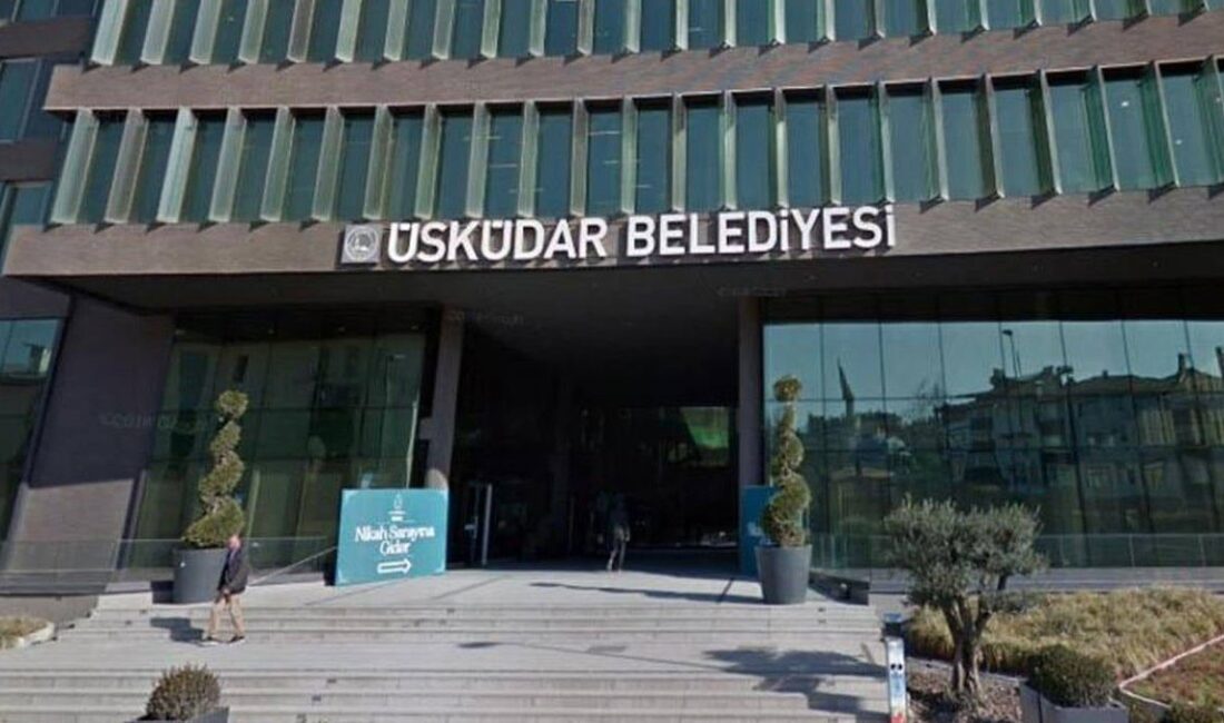 İstanbul'da Üsküdar Belediyesi'ne yönelik başlatılan rüşvet soruşturmasında 9 kişi tutuklandı.