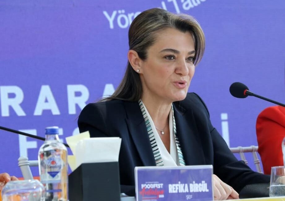 Antalya Büyükşehir Belediyesi Genel Sekreteri Cansel Tuncer tutuklandı