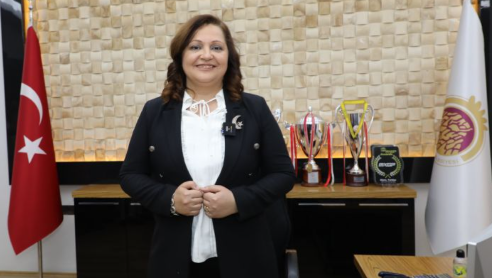 AKP'ye geçeceği iddia edilen Afyonkarahisar Belediye Başkanı Burcu Köksal, sessizliğini