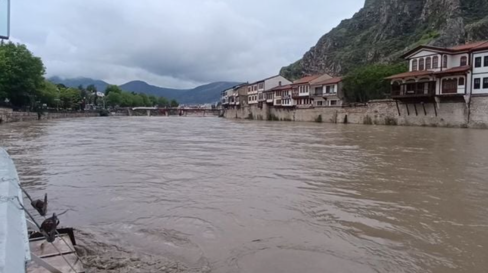 Amasya merkez ve Taşova ilçesinde sel ve taşkın riskine karşı