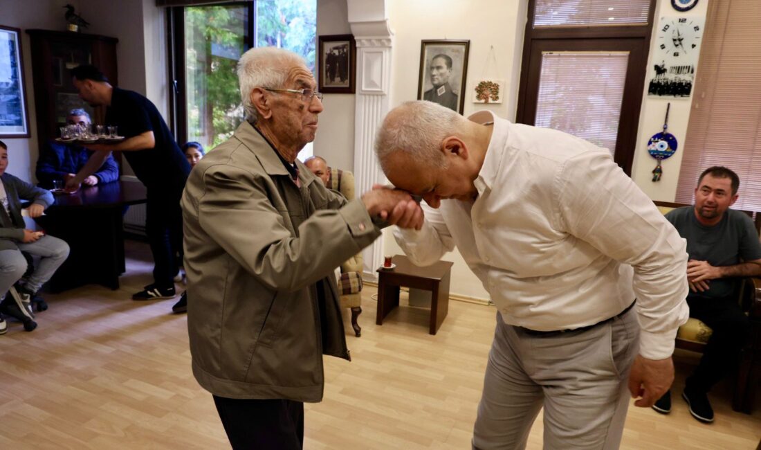 Çine Belediye Başkanı Mehmet Kıvrak, Kurban Bayramı dolayısıyla düzenlenen geleneksel
