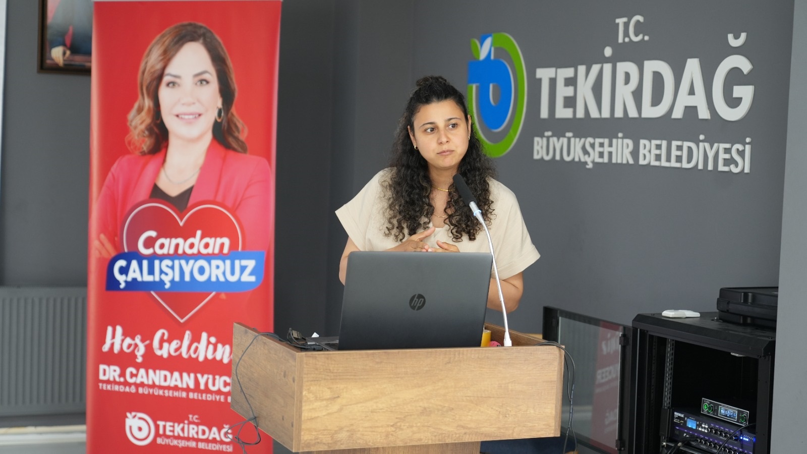 Kapaklı Sosyal Yaşam Merkezi’nde Dünya Engelliler Haftası kapsamında düzenlenen “Sevgiyle
