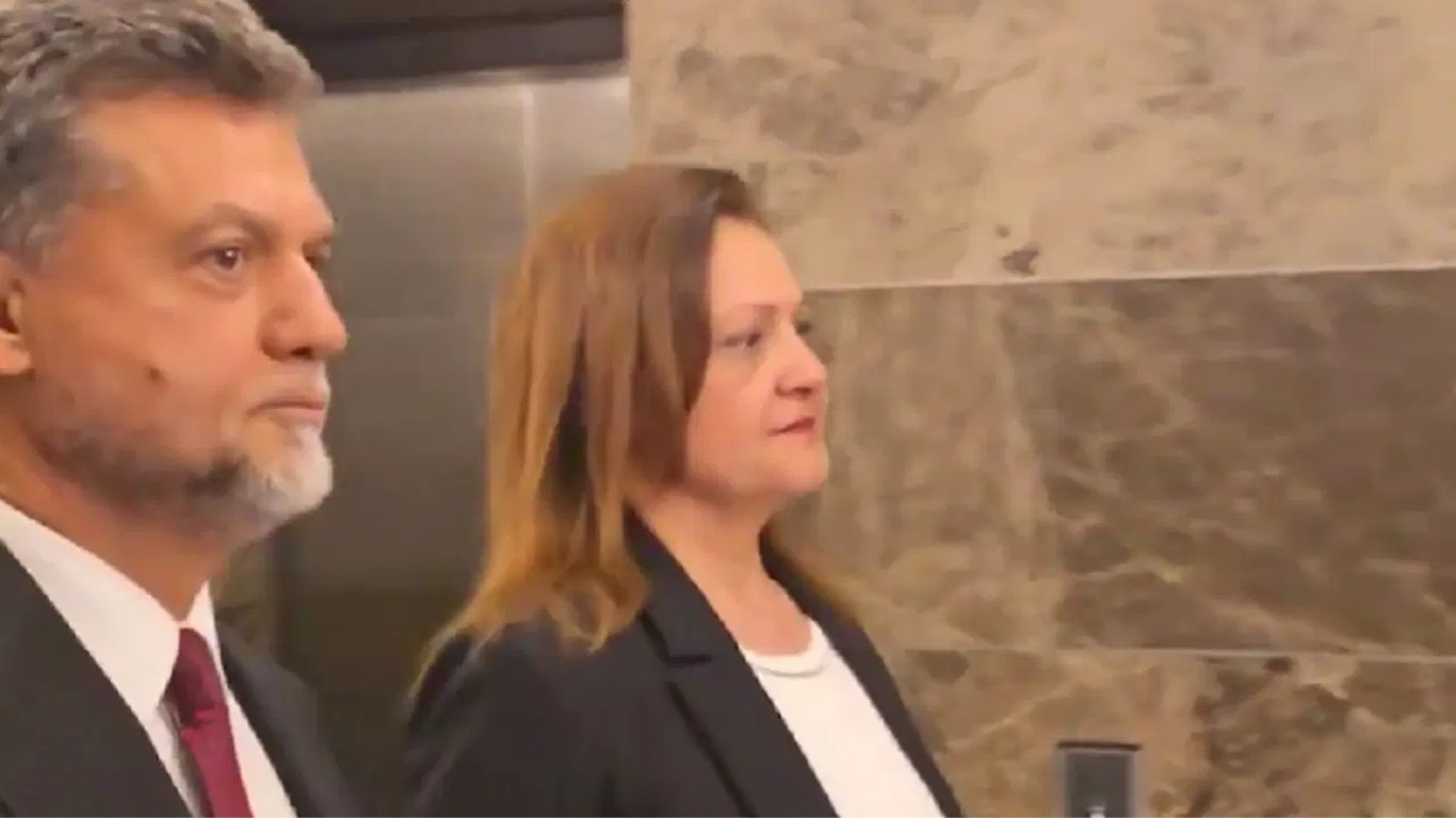 CHP’den istifa eden Afyonkarahisar Belediye Başkanı Burcu Köksal, AK Parti’ye