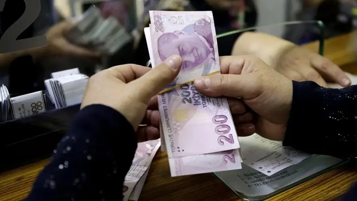 Temmuz ayında yapılacak maaş artışları için yeni hesaplamalar gündeme geldi.