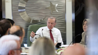 Cumhurbaşkanı Recep Tayyip Erdoğan, Kazakistan dönüşü uçakta yaptığı açıklamalarda AK