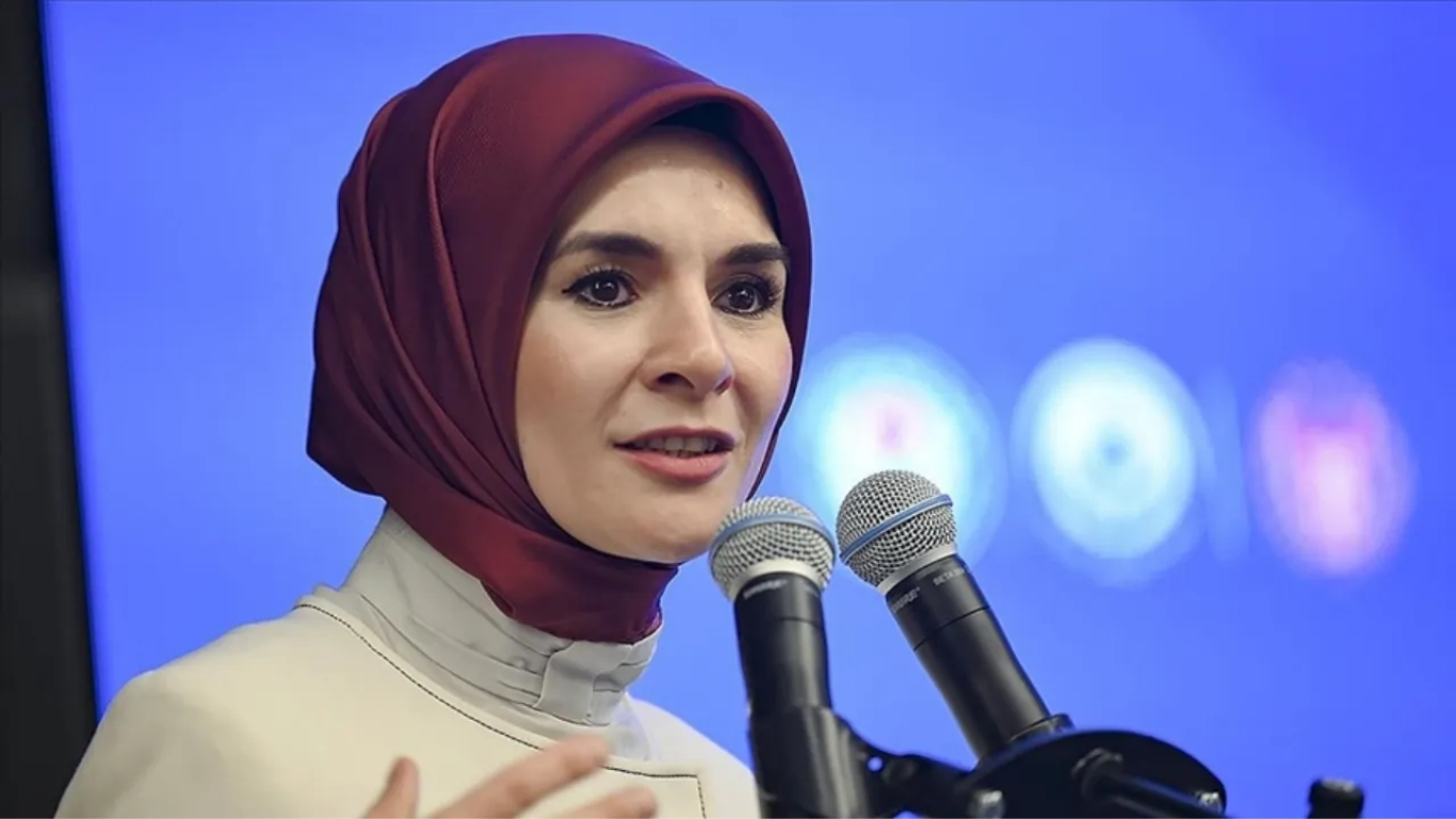 Aile ve Sosyal Hizmetler Bakanı Mahinur Özdemir Göktaş, 15 yaş
