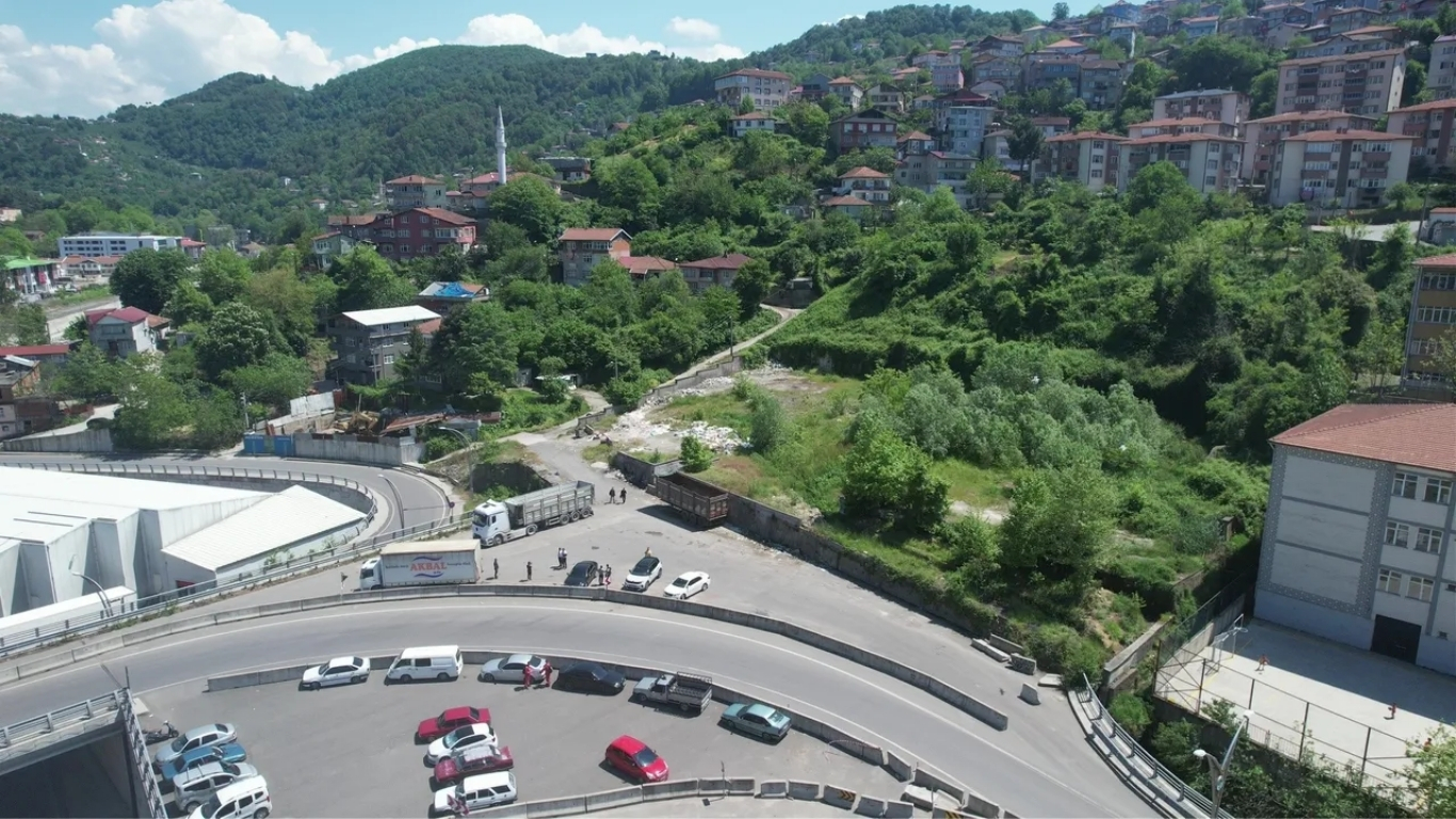 Zonguldak’ta 26,4 milyar TL’lik çevre yolu projesi için sözleşme imzalandı.