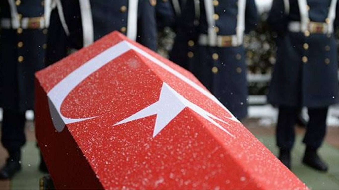İstanbul Emniyet Müdürlüğü’nde görevli polis memuru Aydın Üyenarık, 6 ay