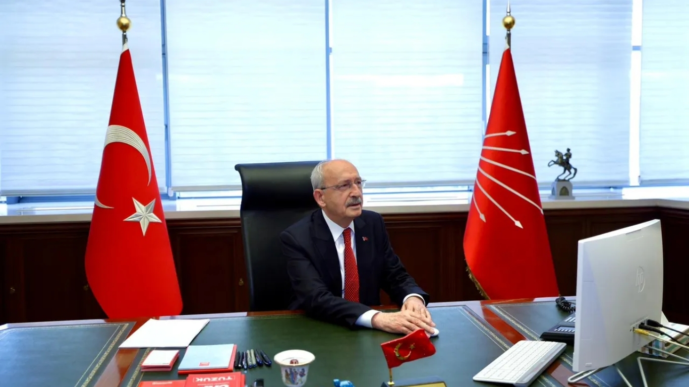 Mahkeme kararıyla yeniden CHP Genel Başkanlığı görevine dönen Kemal Kılıçdaroğlu,