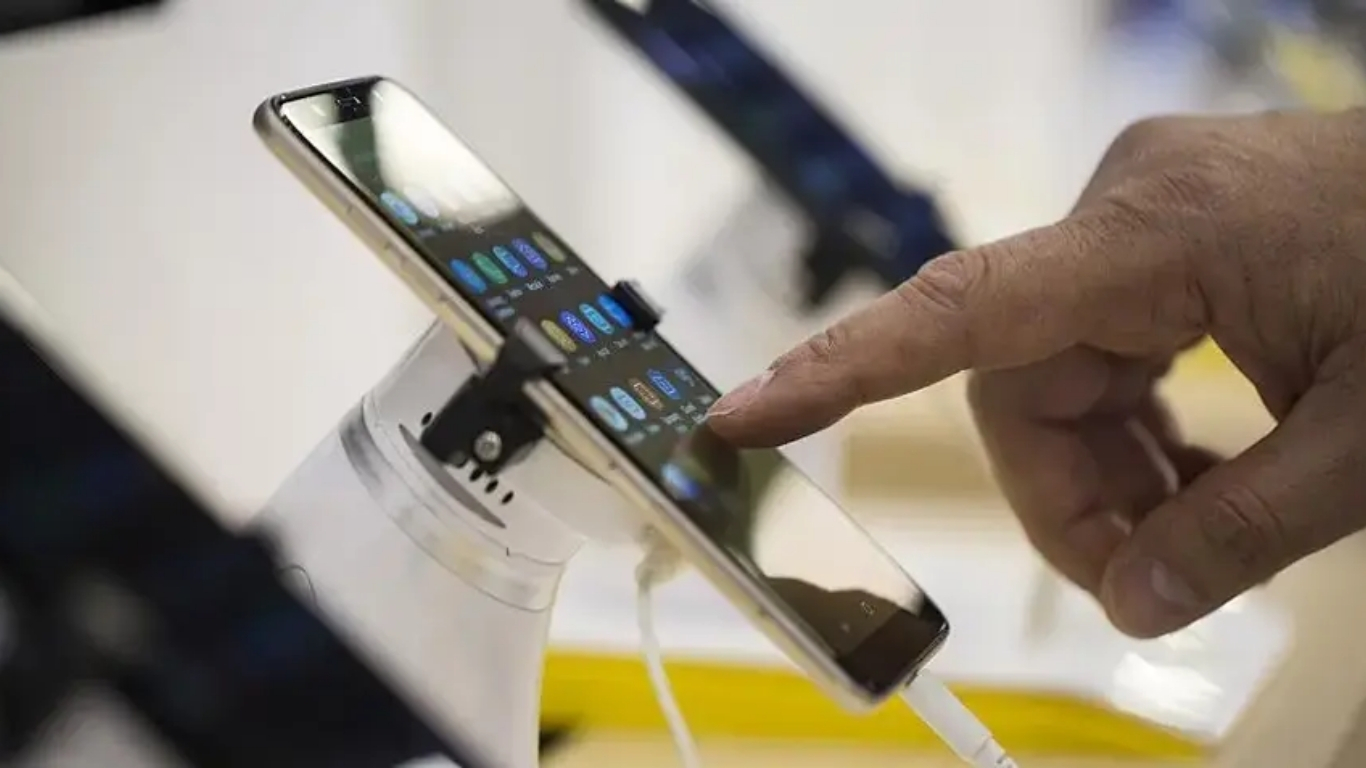 Sıfır cep telefonu satışlarında taksit sayısının artırılacağı yönündeki iddialar gündem