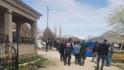 Kayseri’nin Tomarza ilçesinde 4 çocuk annesi bir kadın ile eşi