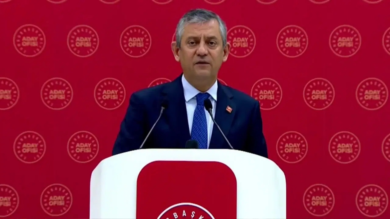 CHP lideri Özgür Özel, seçim çalışmalarında yeni dönemi başlattıklarını duyurarak,