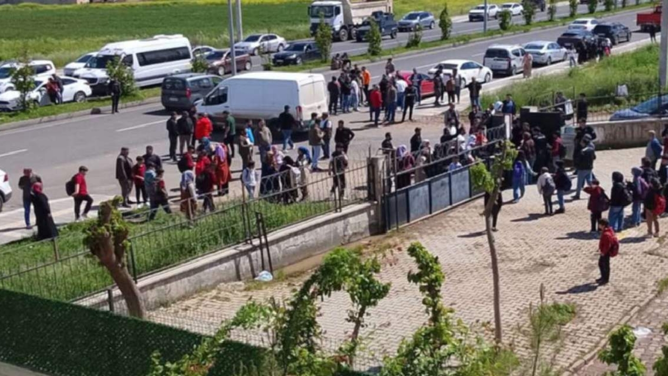 Son dakika haberi... Diyarbakır’da bir ortaokulun önünde pompalı tüfekle ateş