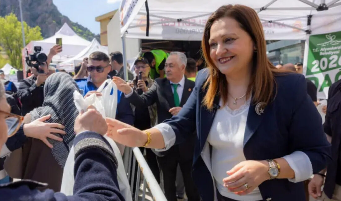 Son dakika haberi... Afyonkarahisar Belediye Başkanı Burcu Köksal’ın CHP’den istifa