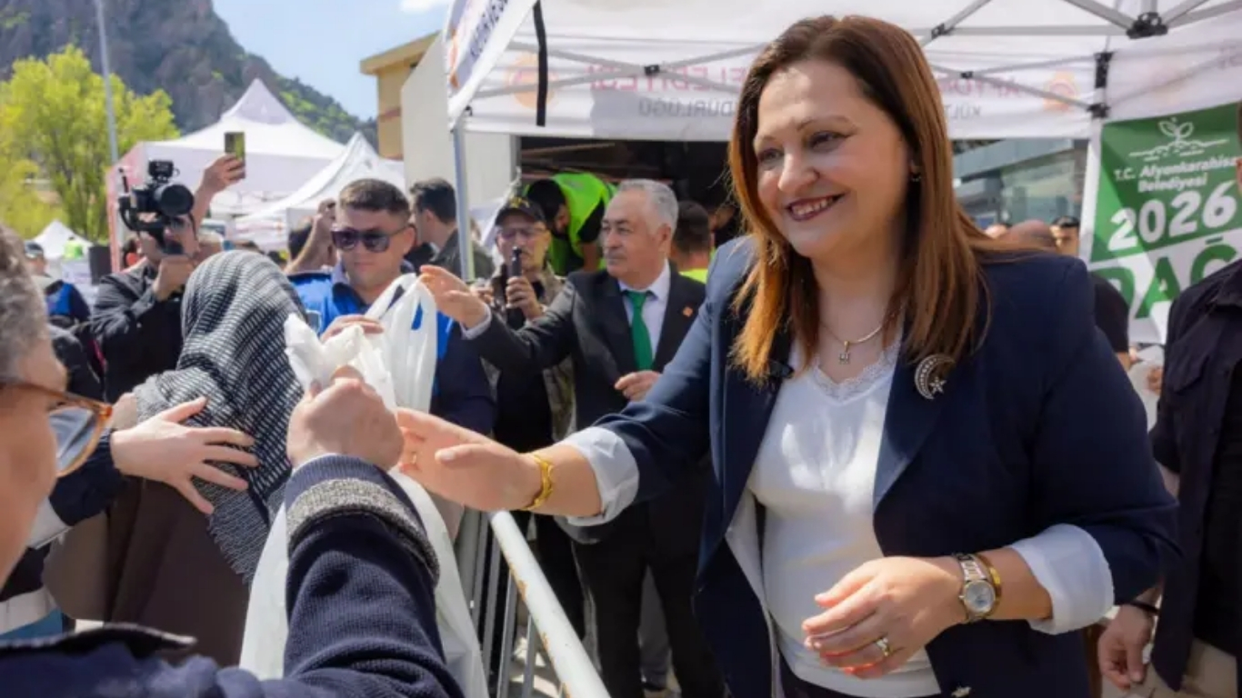 Son dakika haberi... Afyonkarahisar Belediye Başkanı Burcu Köksal’ın CHP’den istifa