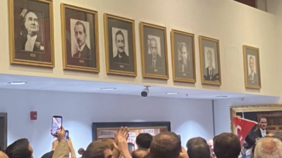 Ankara Bölge Adliye Mahkemesi’nin kurultayı iptal ederek Kemal Kılıçdaroğlu’nu yeniden