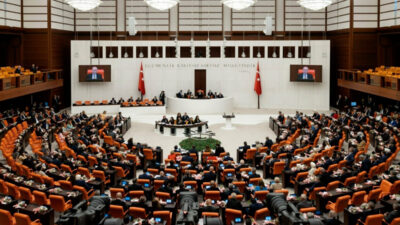 Meclis 10 günlük bayram tatilinin ardından yoğun mesaiye hazırlanıyor. Yeni