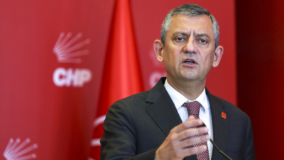CHP Genel Başkanı Özgür Özel, CHP Genel Merkezi’ne yönelik polis