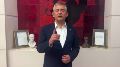 CHP Genel Merkezi'ndeki tahliye krizi sürerken, CHP lideri Özgür Özel,