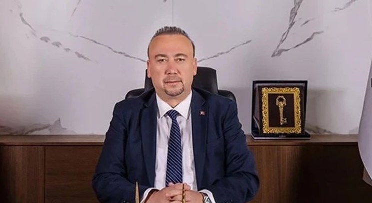 Cumhuriyet Halk Partisi (CHP) Sözcüsü Zeynel Emre, görevden uzaklaştırılan Uşak