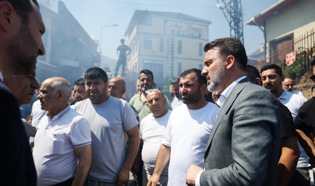  Bursa Büyükşehir Belediyesi İtfaiye Dairesi Başkanlığı ekipleri, sabah saatlerinde vatandaştan