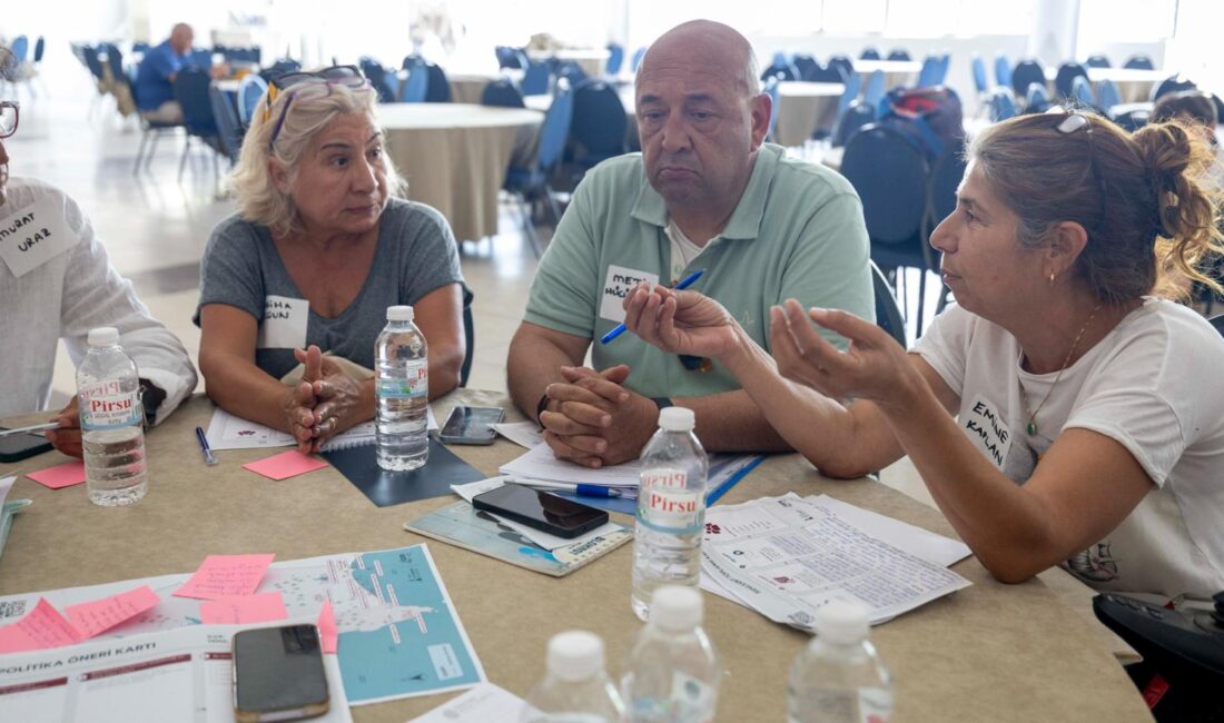İzmir Büyükşehir Belediyesi’nin katılımcı demokrasi anlayışıyla hayata geçirdiği Yurttaş Meclisleri’nde