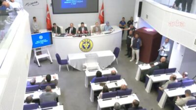 Buca Belediye Başkanı Görkem Duman’ın tutuklanarak görevden uzaklaştırılması üzerine yapılan