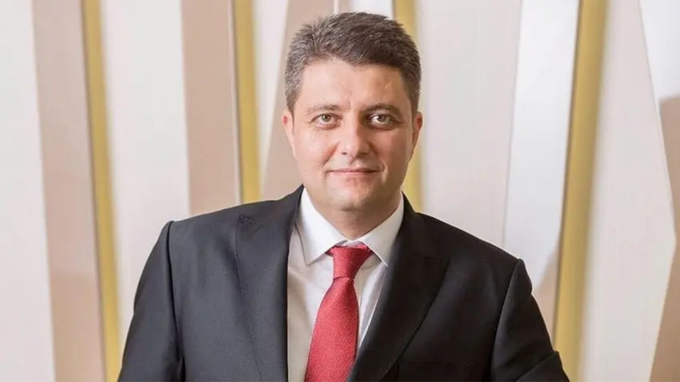 İYİ Parti’den mayıs ayında istifa eden İstanbul Milletvekili Ersin Beyaz,