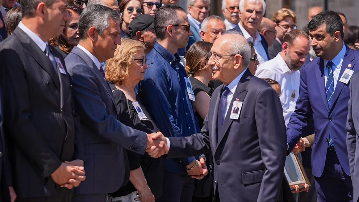 Son dakika haberi... TBMM’de düzenlenen cenaze töreninde CHP’nin iki ismi