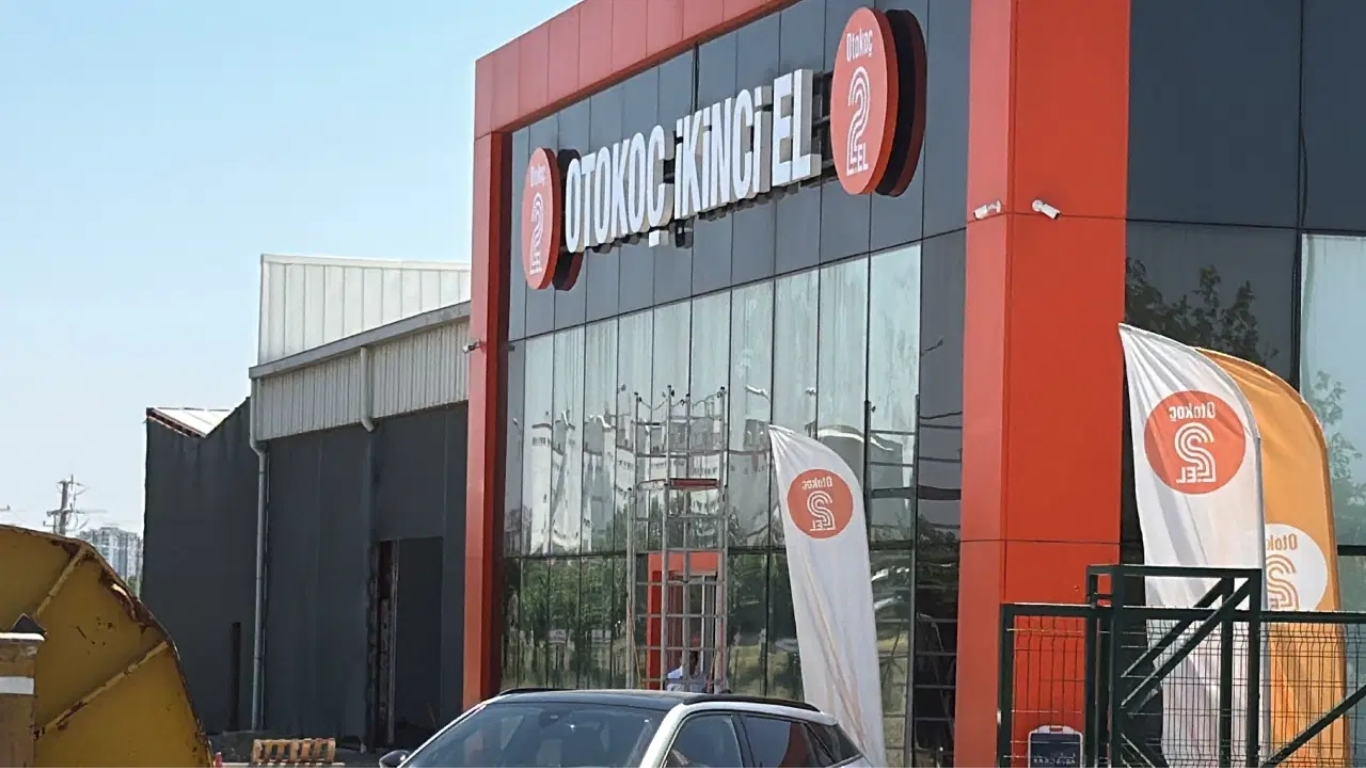 Son dakika haberi... Diyarbakır’da Koç Holding’e bağlı Otokoç bayisine silahlı
