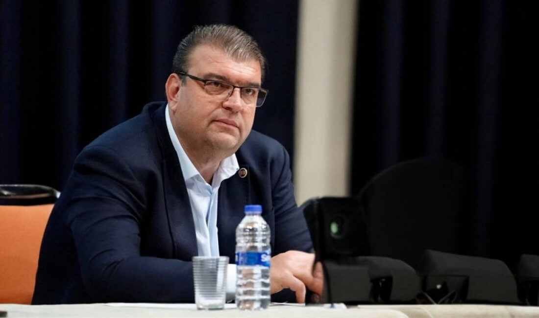 Seferihisar Belediyesi'ne yönelik rüşvet soruşturmasında gözaltı sayısı 25'e yükseldi. Gözaltındaki
