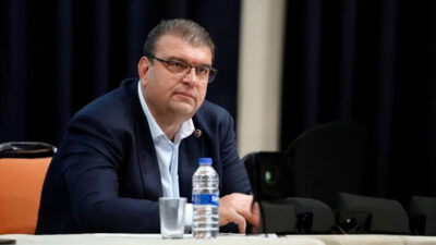 Seferihisar Belediyesi'ne yönelik rüşvet soruşturmasında gözaltı sayısı 25'e yükseldi. Gözaltındaki