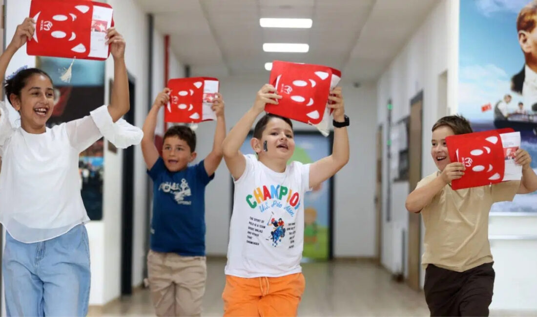Milli Eğitim Bakanlığı’na bağlı okullarda yaklaşık 18 milyon öğrenci karne
