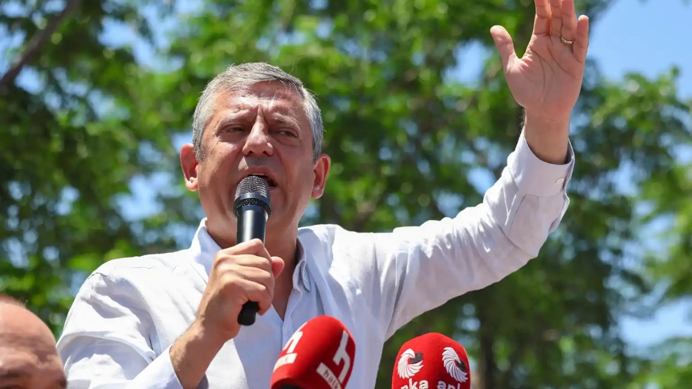 CHP Grup Başkanı Özgür Özel, Gaziantep ve Nizip programlarında yaptığı
