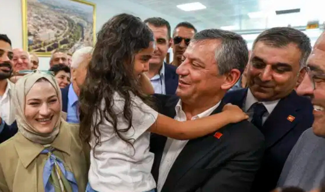 


CHP Grup Başkanı Özgür Özel, temaslarda bulunmak üzere geldiği Diyarbakır’da