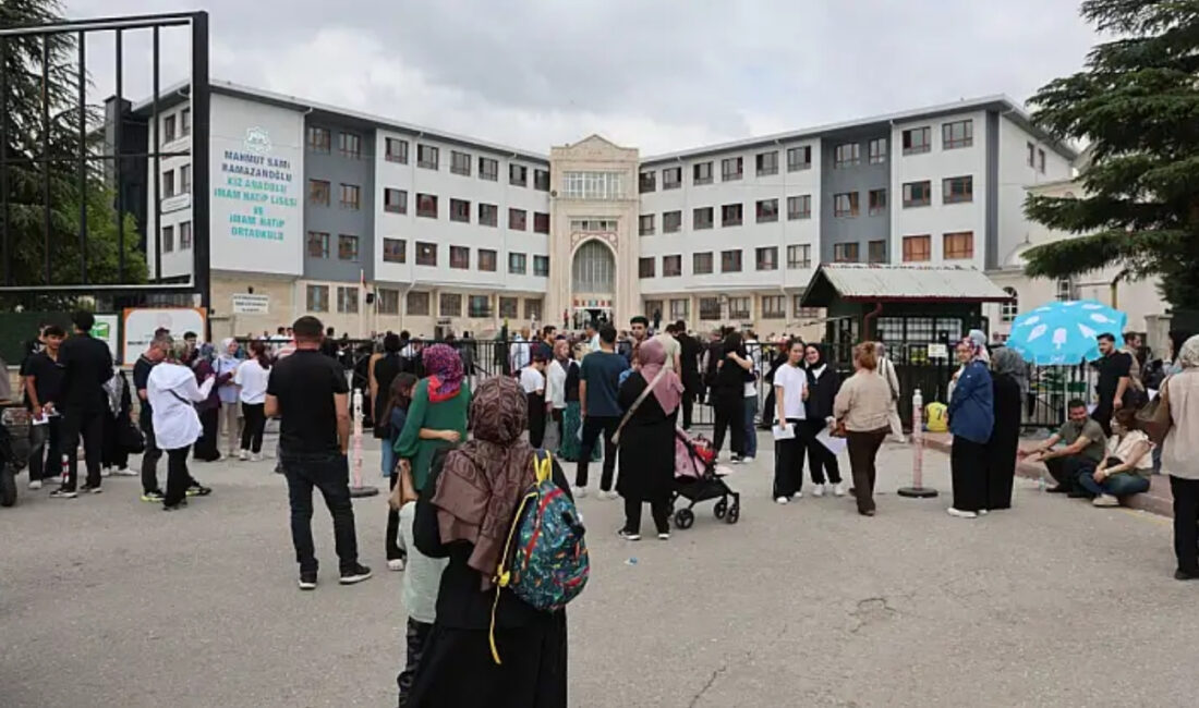 YKS 2026’nın ilk oturumu olan TYT sona erdi. Sınav heyecanı
