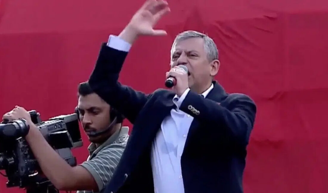 CHP Grup Başkanı Özgür Özel, Lüleburgaz Halk Buluşması’nda yaptığı konuşmada