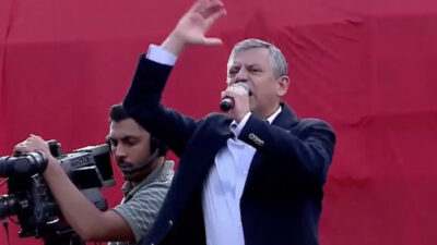 CHP Grup Başkanı Özgür Özel, Lüleburgaz Halk Buluşması’nda yaptığı konuşmada