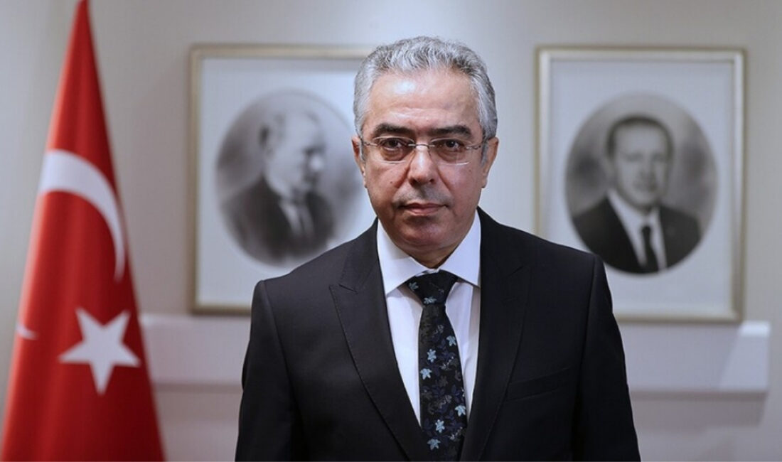 
Cumhurbaşkanı Başdanışmanı Mehmet Uçum, seçim tartışmalarına ilişkin değerlendirmelerinde erken seçim