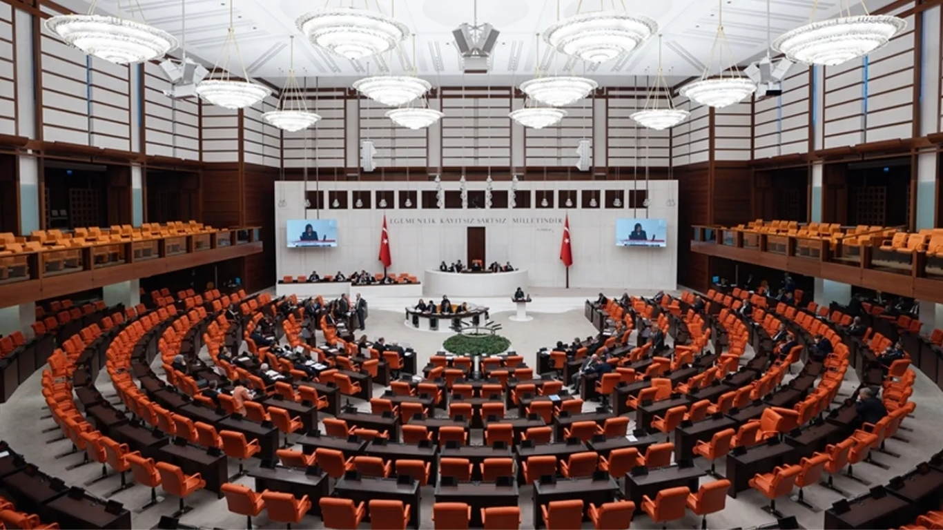 Resmi Gazete’de yayımlanan karara göre 1 Temmuz’da tatile girmesi planlanan