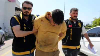Adana’da 112 ihbarı üzerine olay yerine giden polis ekiplerine motosikletli